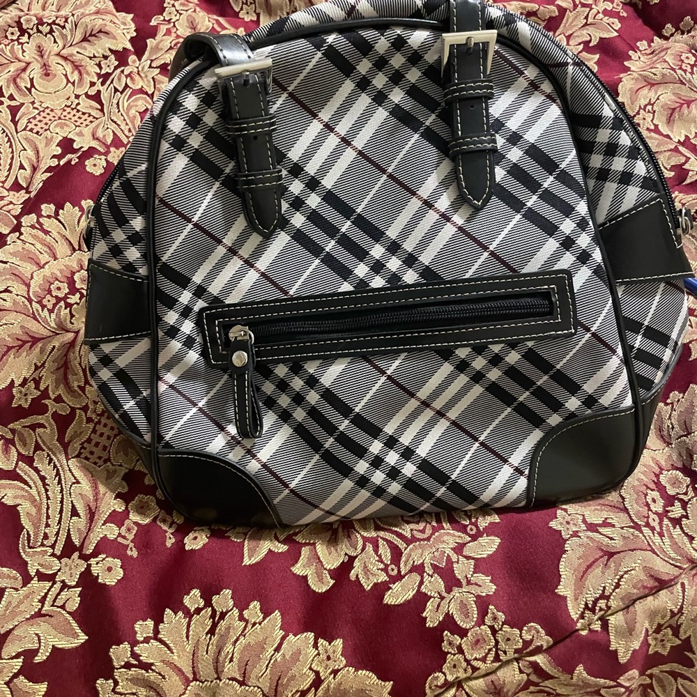 Burberry London black white and gray clean in side and outside - Picture 2 of 9